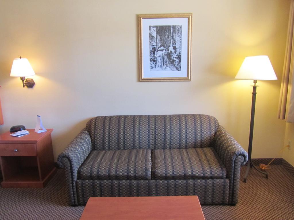 Oakridge Inn & Suites المظهر الخارجي الصورة