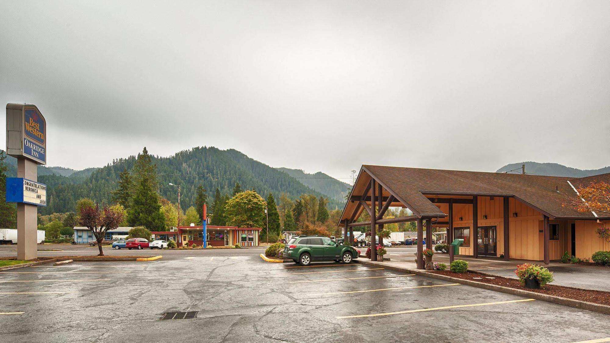 Oakridge Inn & Suites المظهر الخارجي الصورة