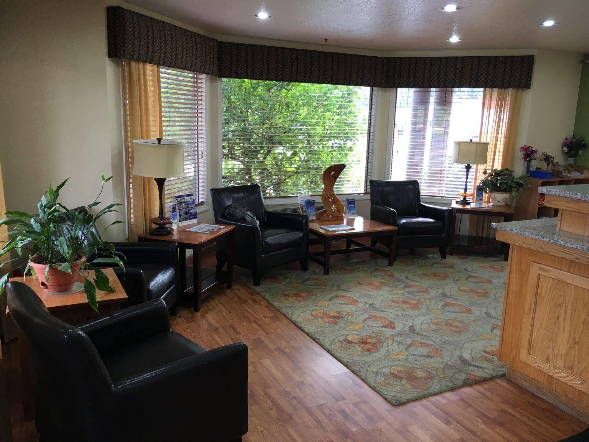 Oakridge Inn & Suites المظهر الخارجي الصورة