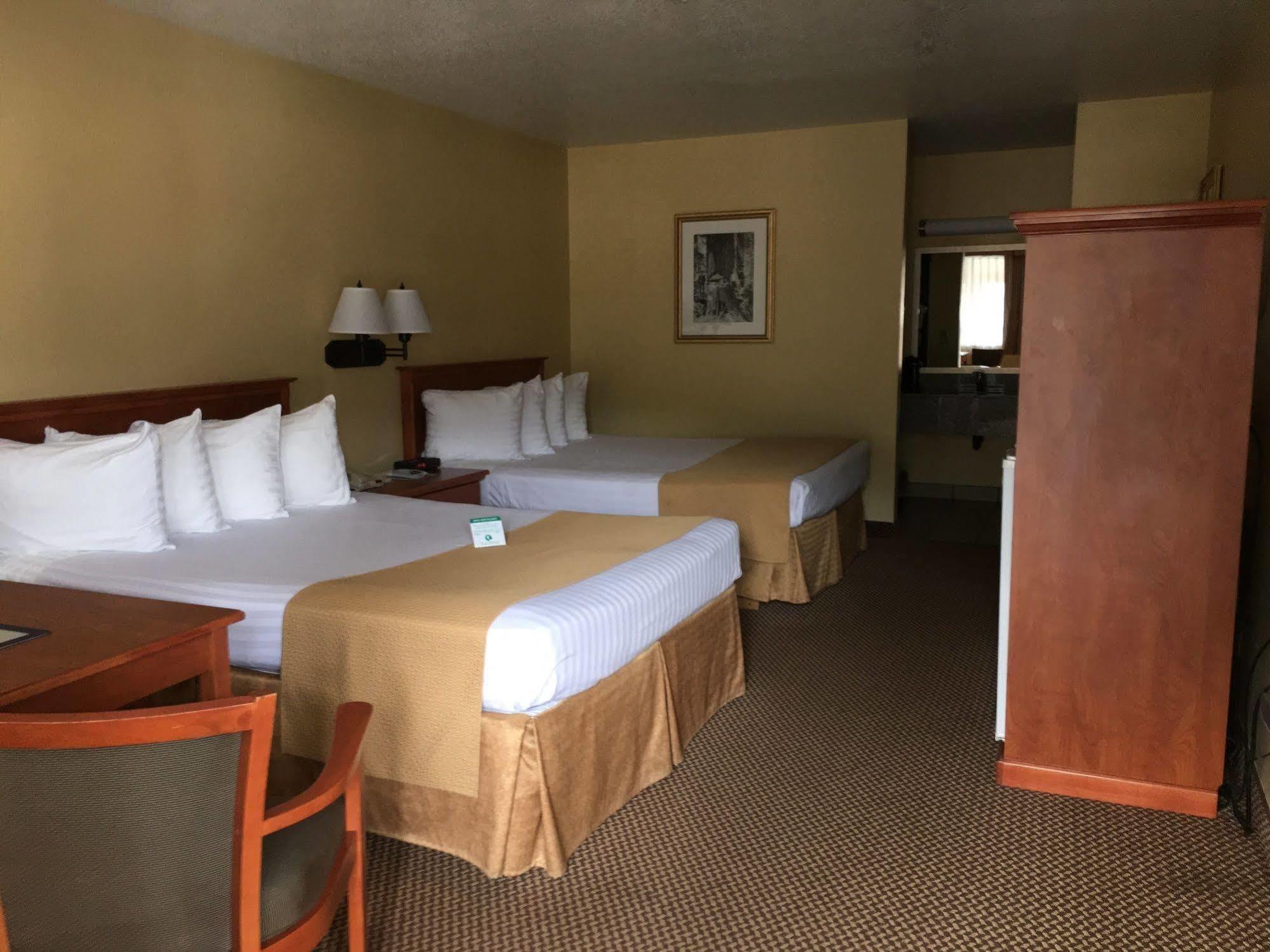 Oakridge Inn & Suites المظهر الخارجي الصورة