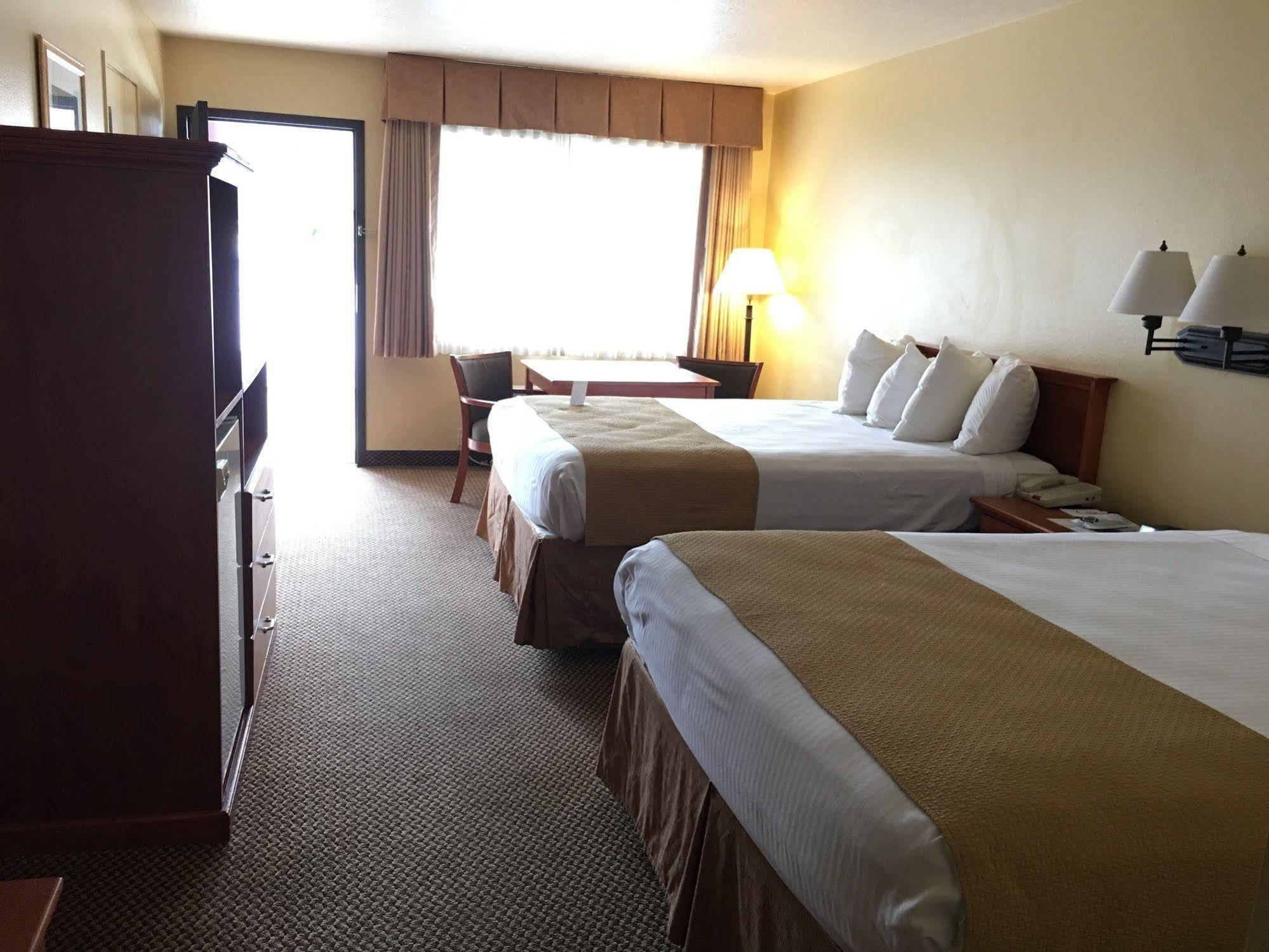 Oakridge Inn & Suites المظهر الخارجي الصورة